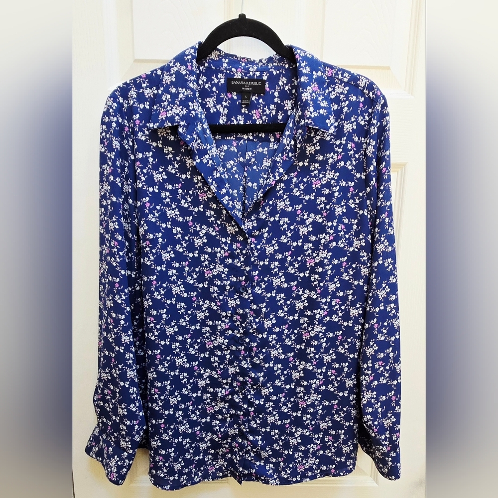Banana Republic Button Down Blouse